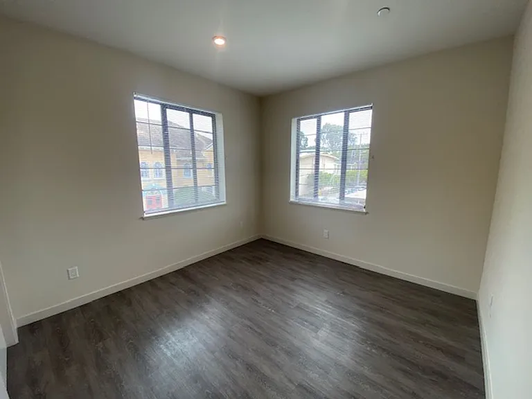 505 Central Ave — Photo 21