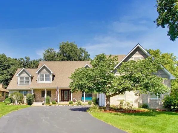1004 N Harrison St, Algonquin, IL 60102