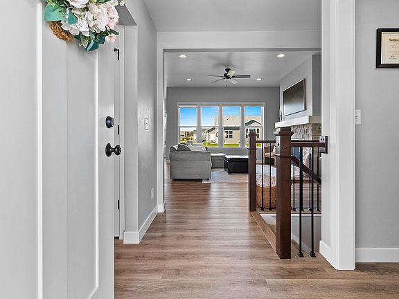 3rd image of 2985 E Bluetopaz Dr