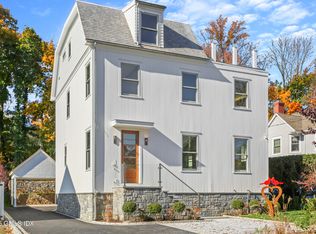 26 Sinawoy Rd, Cos Cob, CT 06807