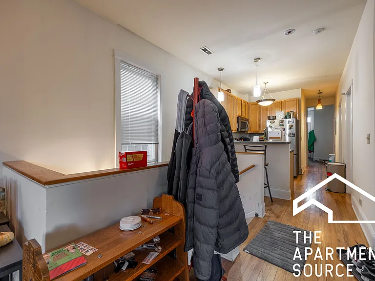 1935 N Wood St #2 — Photo 4