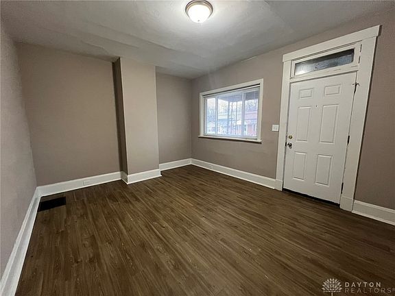 3rd image of 5915 Lantana Ave