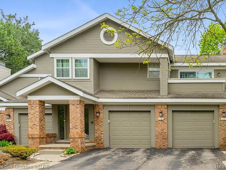 6651 Hearthside Ct — Photo 1