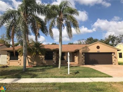 851 Monticello Ave, Davie, FL, 33325