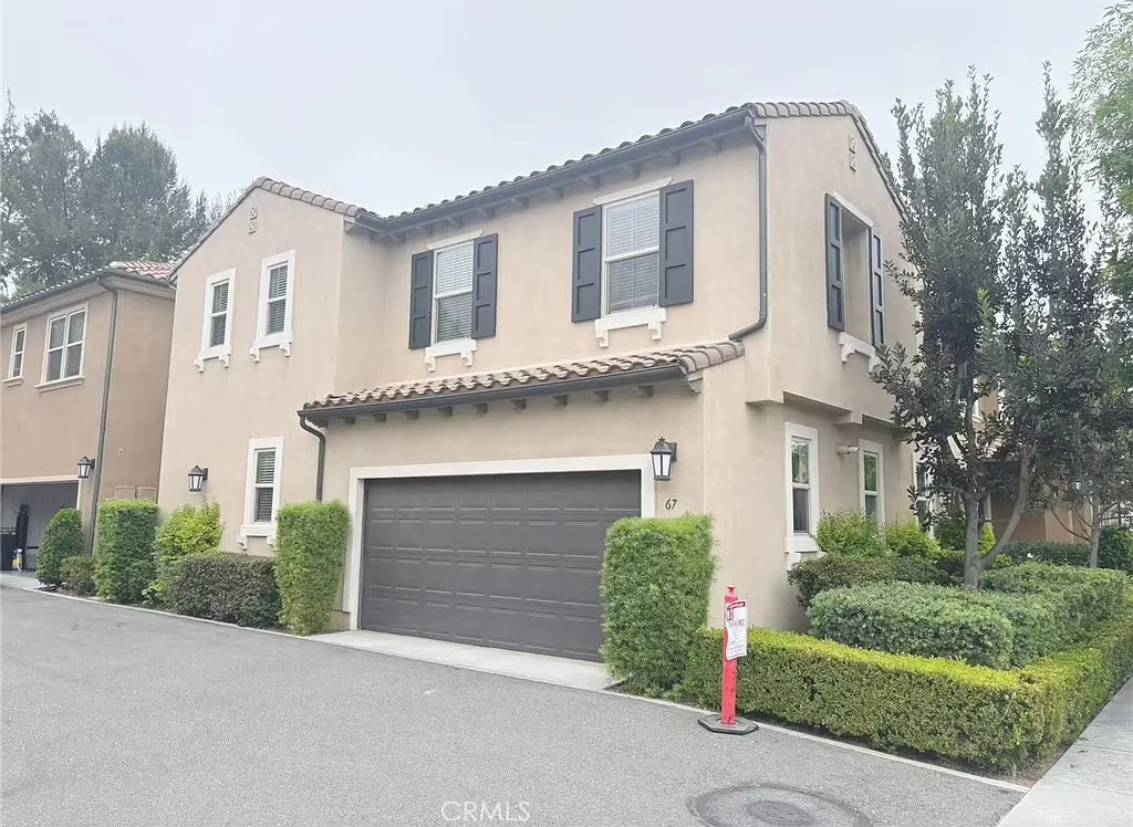 3 bed, 2.5 bath, 1790 sqft, $4,800 — Photo 2