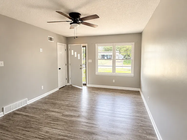 3963 Kenosha Rd — Photo 2