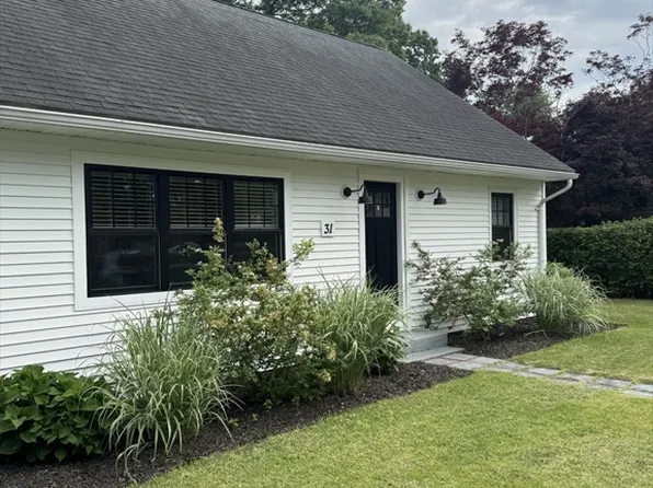 31 McKenney Cir, Andover, MA 01810