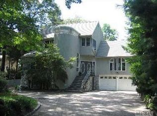 9 Beverly Ct, Northport, NY 11768