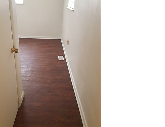 3rd image of 2261 Hepburn Ave