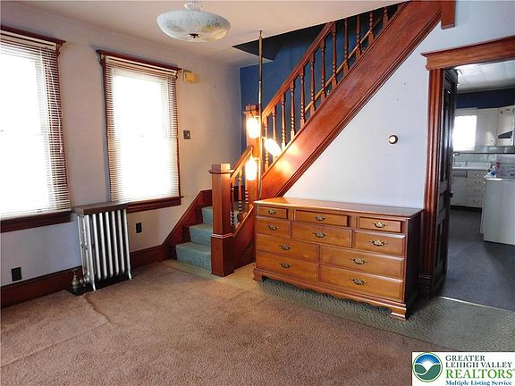 4th image of 103 E Amidon St