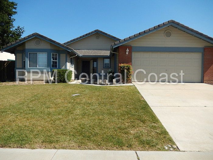 1st image of 152 Riverbank Ln