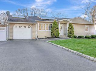 570 Durham Rd, Sayville, NY 11782