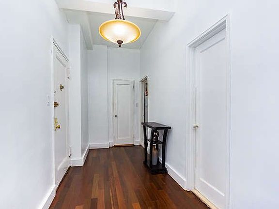 3rd image of 3840 Greystone Ave