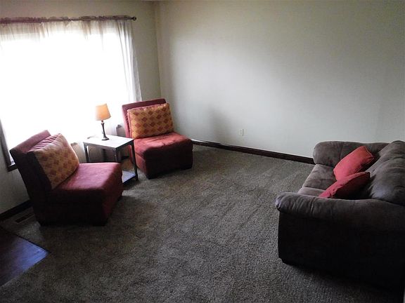 3rd image of 2207 Newton St