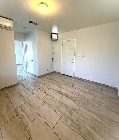 1 bed, 1.0 bath, 550 sqft, $1,000 — Photo 4