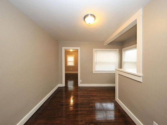 5th image of 15 Salisbury Dr