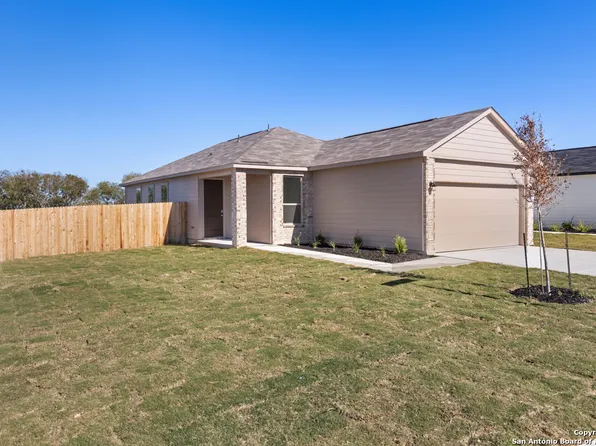 400 PANTHER PASS, Seguin, TX 78155
