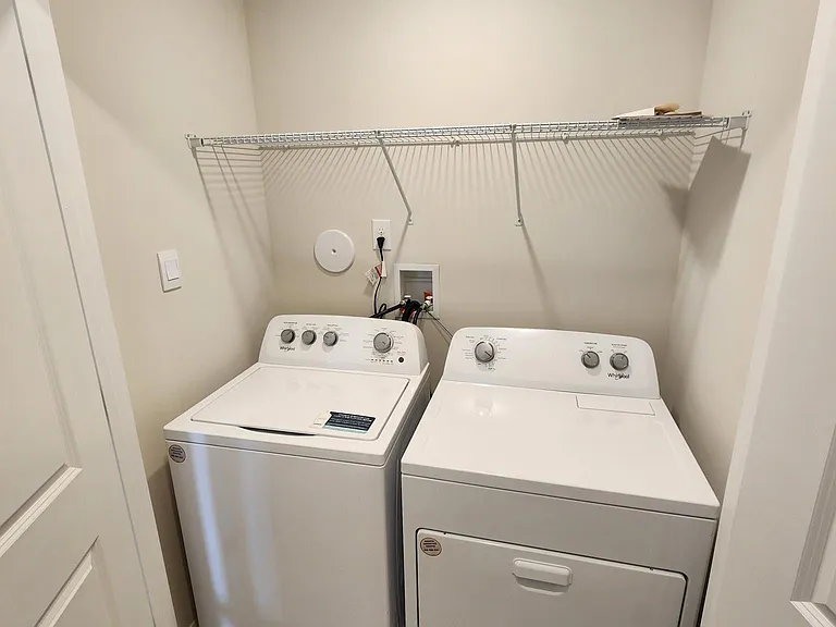 429 Union St — Photo 16