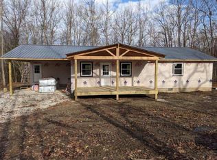 122 Barrett Ln, Grimsley, TN 38565