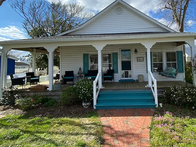 217 Gordon St — Photo 21