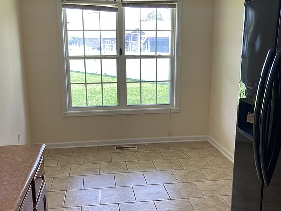 4th image of 3723 Woodbridge Ln