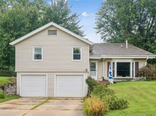 1004 Orrian Dr SE, Cedar Rapids, IA 52403