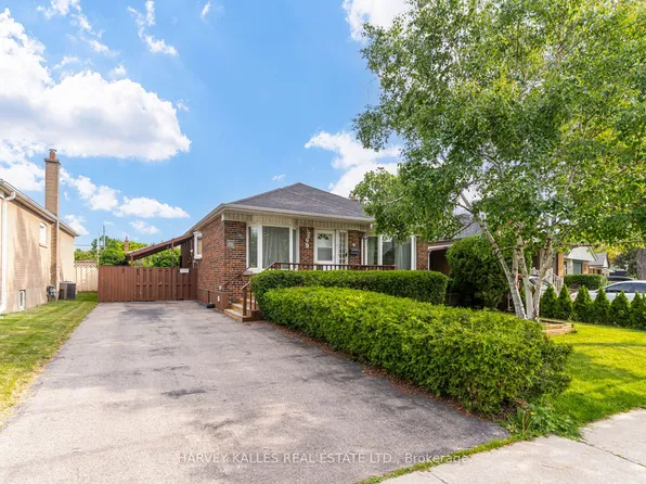 9 Sealcove Dr, Toronto, ON M9C 2C3