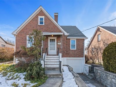 22 Pinebrook Road, New Rochelle, NY, 10801