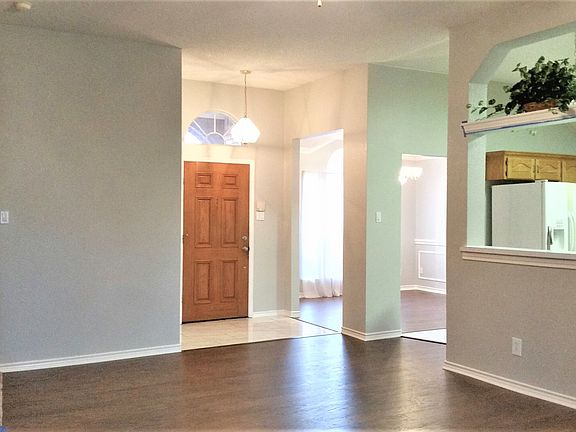 5th image of 2106 Oak Meadow Cir