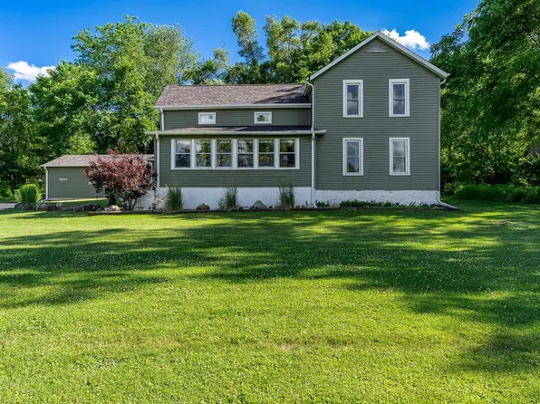 8321 Blomberg Rd, Cherry Valley, IL 61016