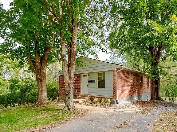 2nd image of 419 College Park Dr