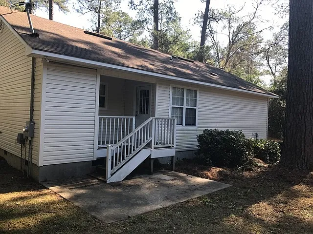 1816 Iola Dr — Photo 3