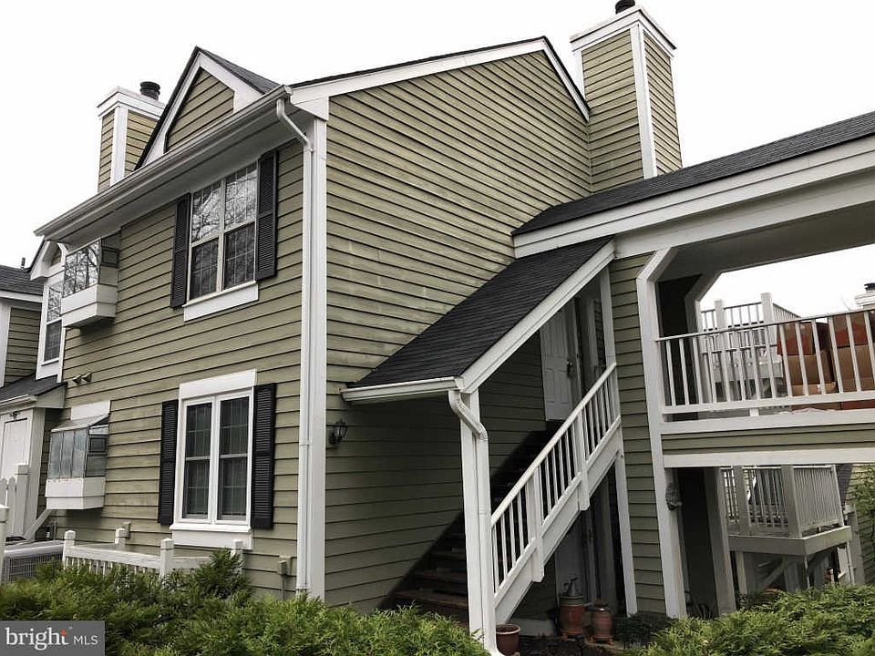1st image of 2809F S Woodrow St #1