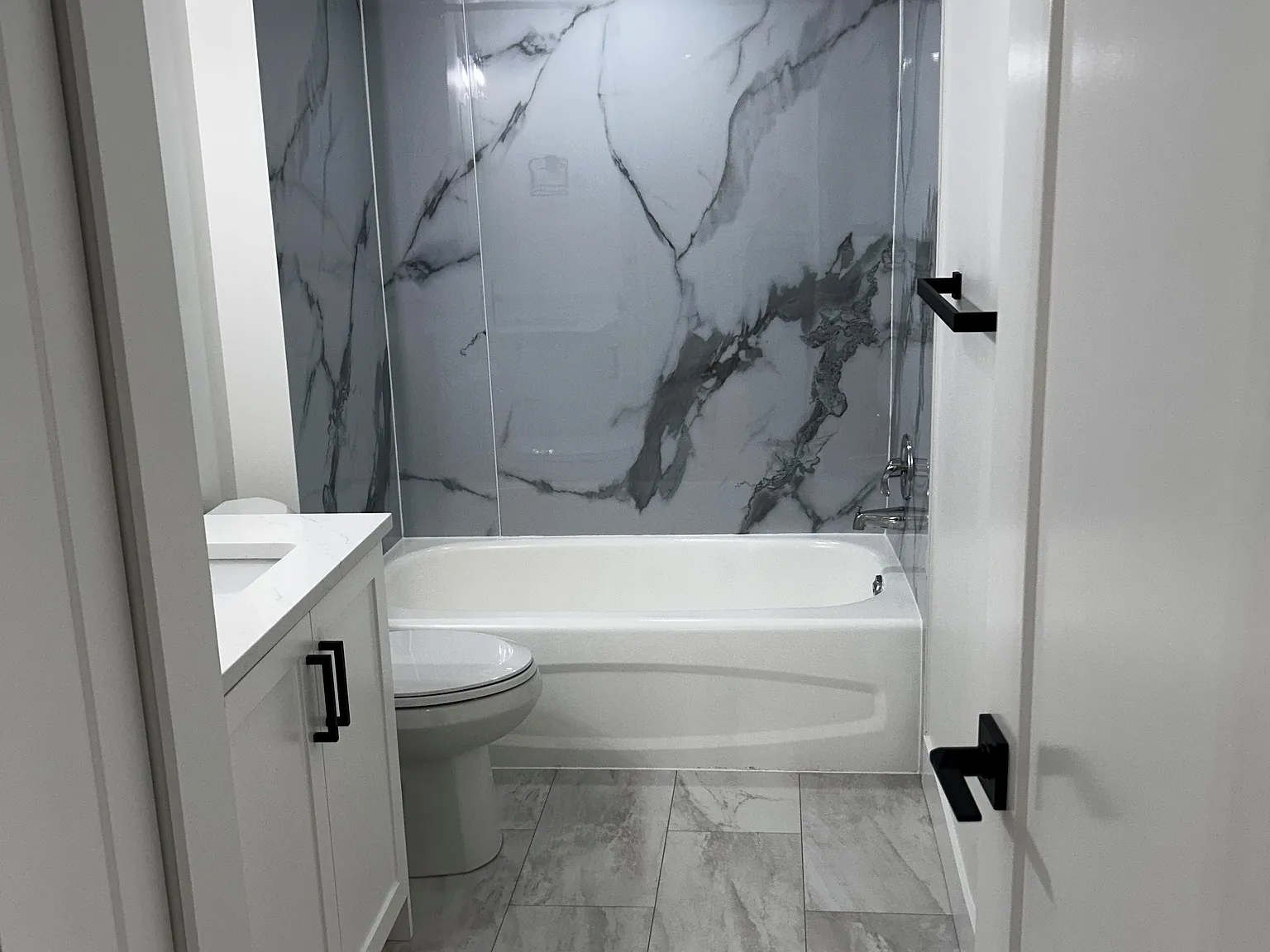 1 bed, 600 sqft, $1,800 — Photo 2
