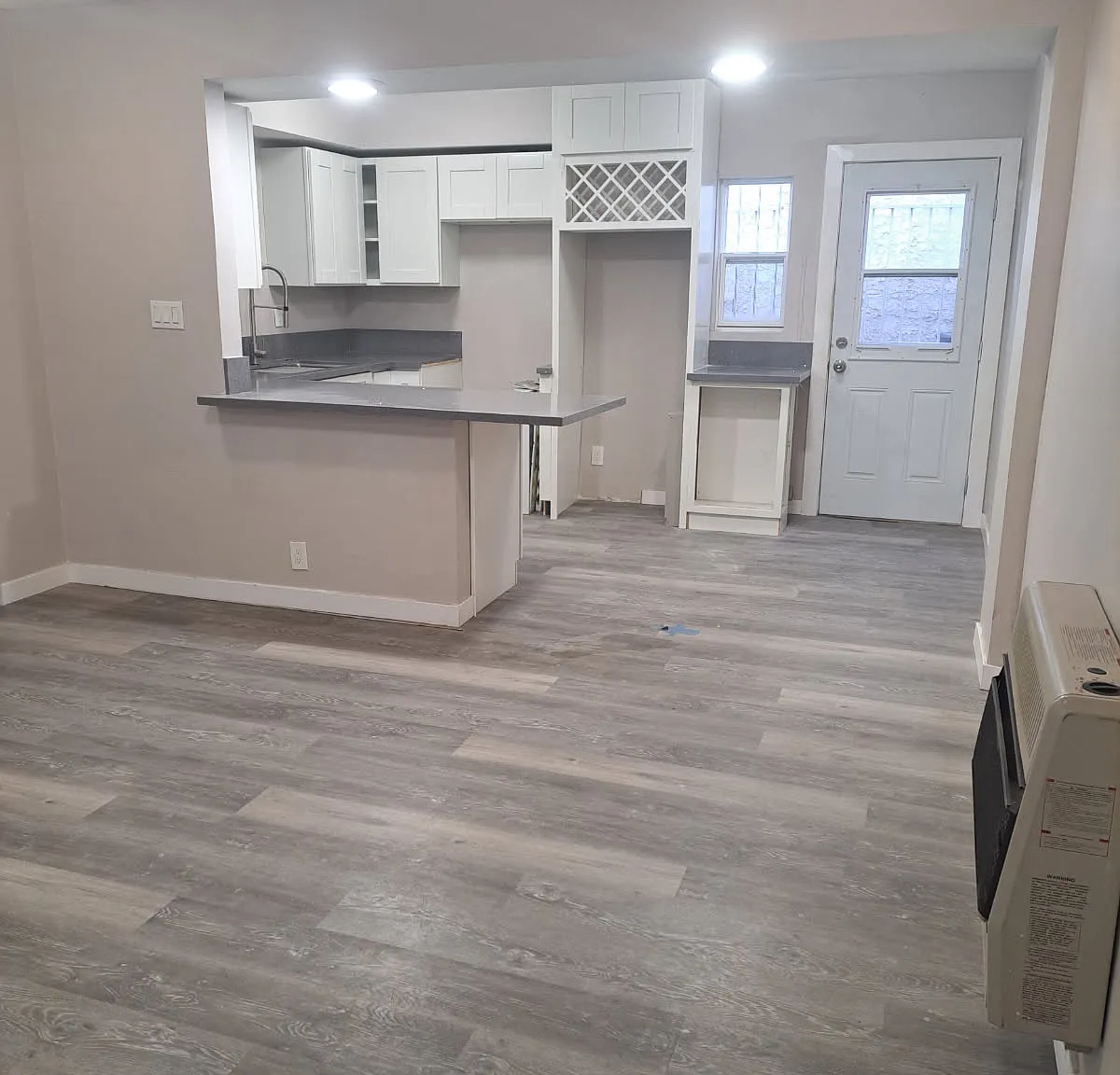 8315 S Central Ave — Photo 1