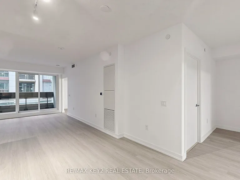 4010 Eglinton Ave W #216 — Photo 11