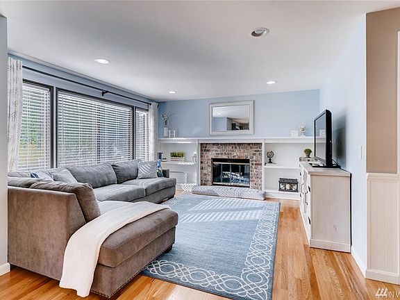 4th image of 24217 SE 44th St