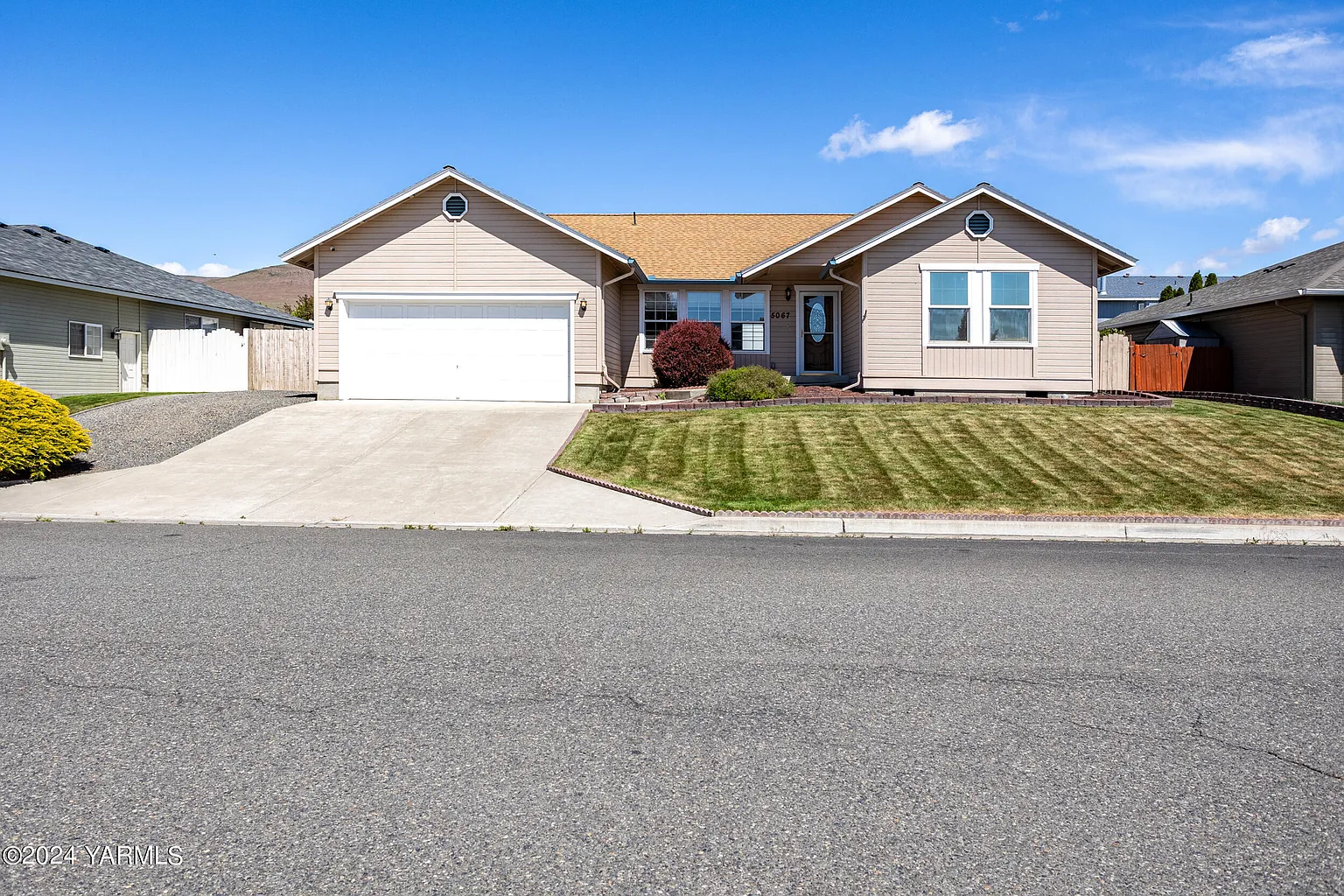 5067 N Sky Vista Ave photo 1