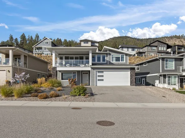 2612 Paramount Dr, West Kelowna, BC V4T 3M2