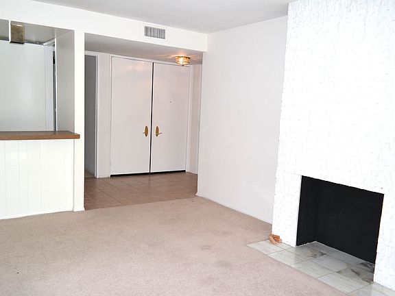 3rd image of 4949 Genesta Ave Unit 106