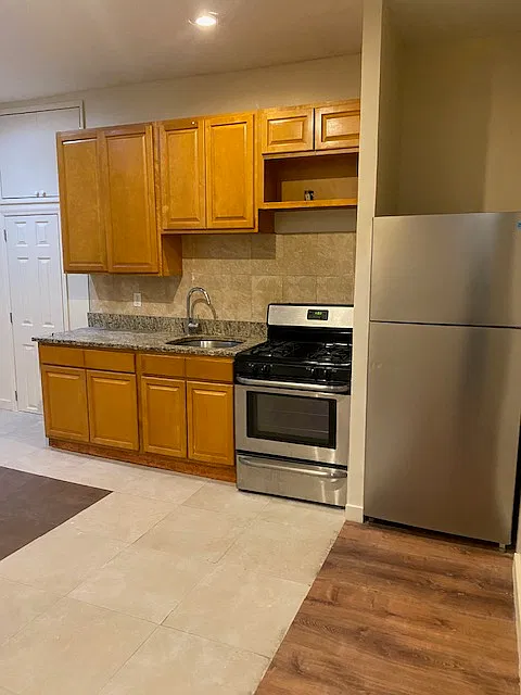 2 bed, 600 sqft, $2,250 — Photo 2