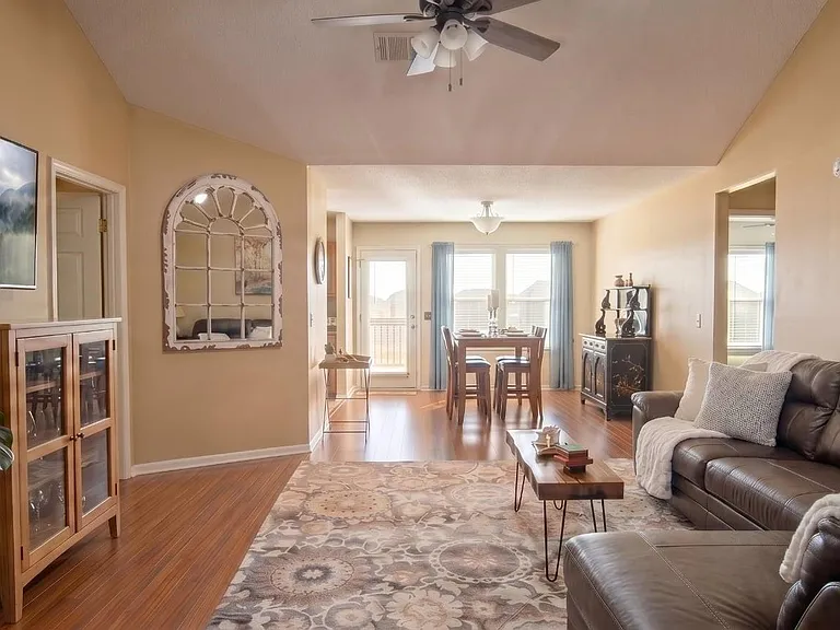 254 E Sunset Dr — Photo 6