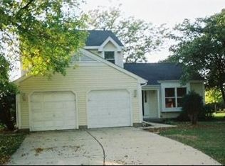 1110 Cedar Crest Dr, Crystal Lake, IL 60014