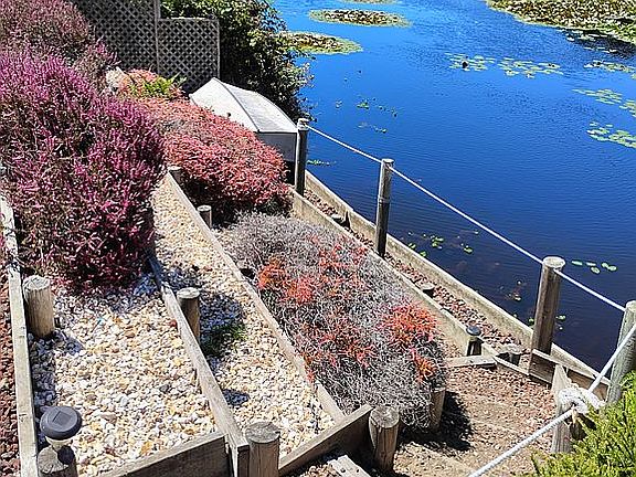 Steps to boat & dock