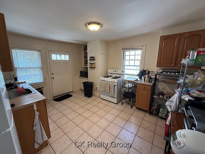 98 Mount Auburn St — Photo 6