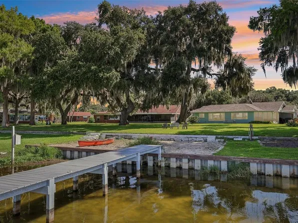 31929 Elizabeth Ln, Tavares, FL 32778