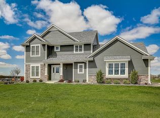 541 Meadow Breeze Ln, Grafton, WI 53024