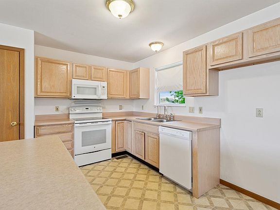 5th image of 71 Treasure Island Dr