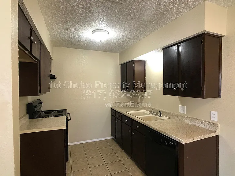 7041 Crosstimbers Ln — Photo 8