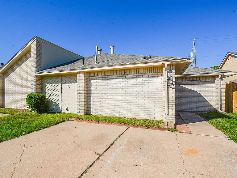 16518 Monte Carlo Ln — Photo 4